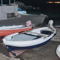 Barca gozzo in vetroresina