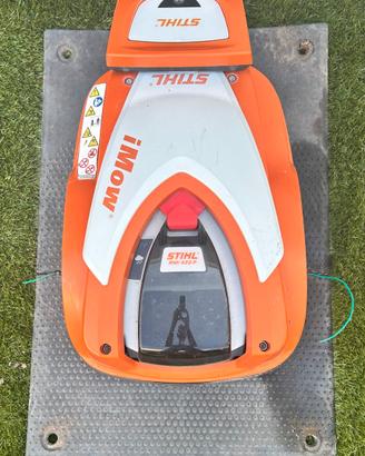 ROBOT TAGLIAERBA STIHL