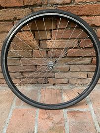 Ruota anteriore con mozzo Dura Ace