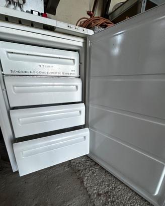 Freezer a cassetti