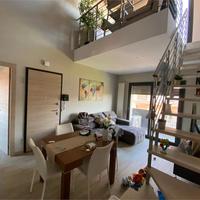 Attico con terrazzo a livello