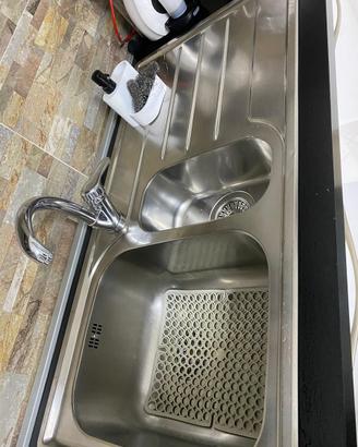 Cucina bianca lucida