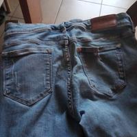Jeans taglia 28 ragazzo leggermente strappati
