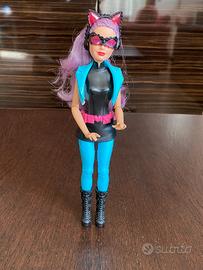 Barbie spy squad cat burglar bambola