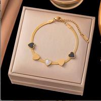 BRACCIALE IN ACCIAIO INOSSIDABILE CON CUORI