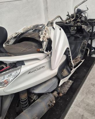 Ricambi majesty 400 led