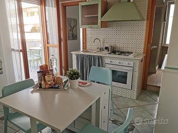 Appartamentino 50m dal mare terrazzino posto auto