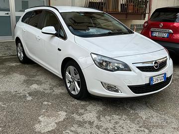 Opel Astra J Sports Tourer "info in descrizione"