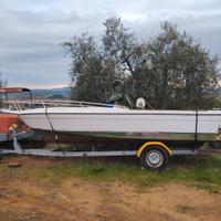 Barca a motore