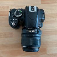Nikon D3100 + Nikkor 18-55mm + Accessori