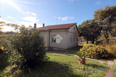 VILLA SINGOLA A MONTOPOLI DI SABINA