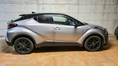 Toyota C-HR 1.8 Hybrid Style Bi-Tone Full Optional