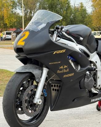 Yamaha R6 2000 USO PISTA