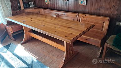 tavolo cassapanca e sedie