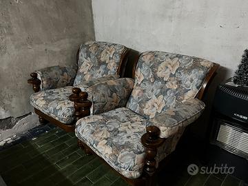 Poltrone in legno massello e tessuto