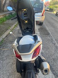Piaggio Beverly 300 - 2024