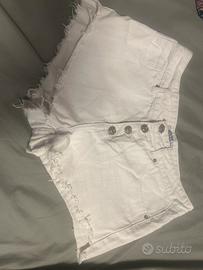 Pantaloncini bianchi in jeans