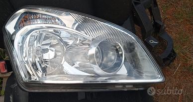 Faro fari Nissan Qashqai 2009 anteriori
