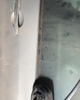 Sportelli anteriore dx e sx  Mazda 3 anno 2007