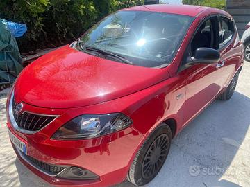 Lancia Ypsilon 1.0 FireFly 70 CV Mild Hybrid