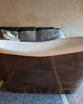 Vasca da bagno freestanding di design -