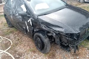 Volkswagen Polo 1.0 TSI 5p. Comfortline SINISTRATA