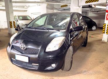 Toyota Yaris 2010,  1.3  benzina 