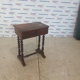 Tavolino da lavoro in noce antico