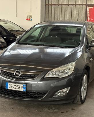 Opel Astra 1.6 115CV 5 porte Cosmo