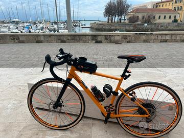 Bicicletta Gravel marca  Cannondale  Topstone 4