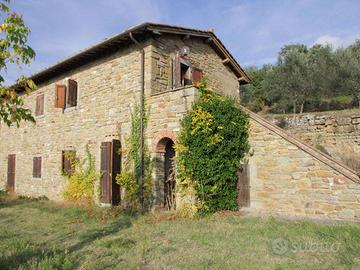 Rustico / Casale di 150 m² con 2 locali e box auto