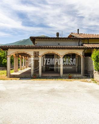 Bifamiliare indipendente da rifinire, con giardino