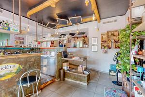 Bar, enoteca e birreria con cucina a Bussero