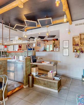 Bar, enoteca e birreria con cucina a Bussero