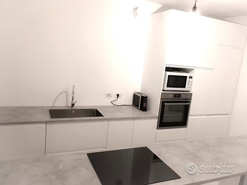 Cucina bianca Ikea Voxtorp 6mt + pensili
