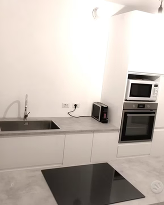 Cucina bianca Ikea Voxtorp 6mt + pensili