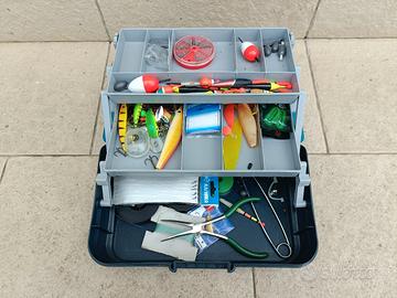 Cassetta da pesca con accessori