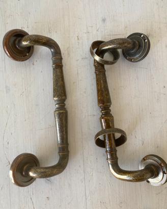 Maniglioni per portone