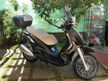 PIAGGIO BEVERLY Tourer 300 ie - Scooter