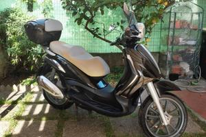 PIAGGIO BEVERLY Tourer 300 ie - Scooter