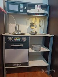 Cucina giocattolo