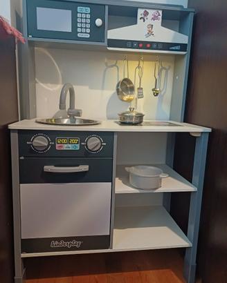 Cucina giocattolo