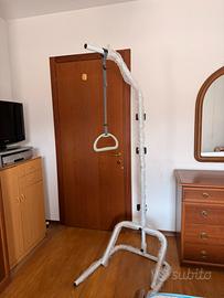 Asta solleva malato per letto