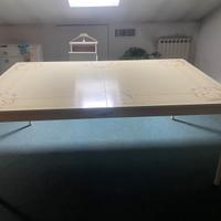 Tavolo laccato con decorazioni m. 2 x m. 1,30