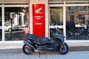 Yamaha T Max 560