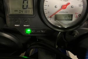 Yamaha R6 del 2001 a carburatore