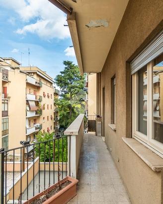 2 LOCALI A ROMA