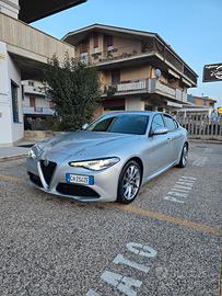 Alfa Romeo Giulia 2.2 diesel ROSSO EDIZIONE