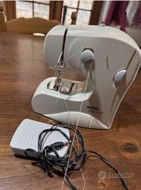 Machine da cucire petit