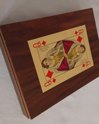 scatola per carte da gioco vintage